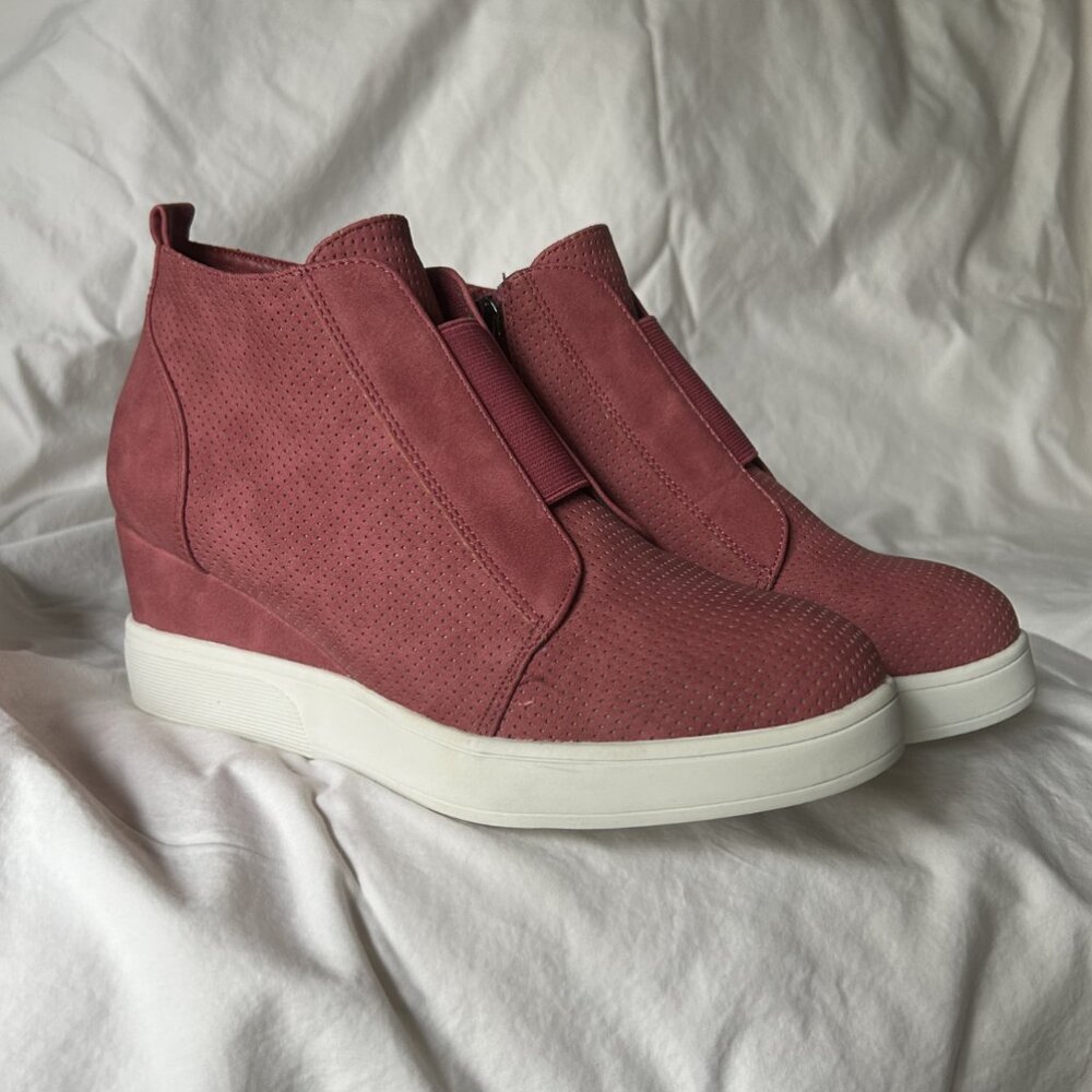 Journee Collection Clara Athleisure Sneakers Pink Women’s size 9.5 – New